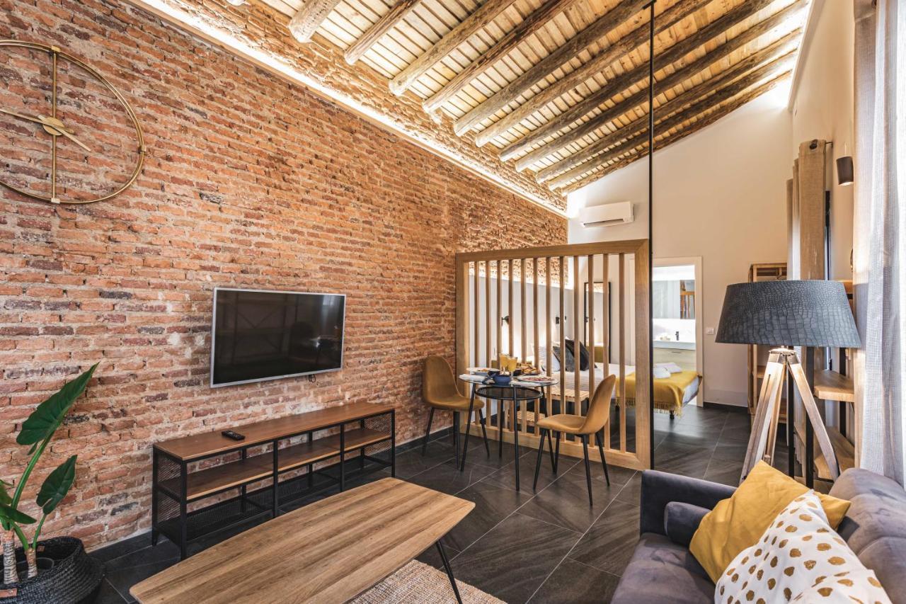 Apartamentos Caceres Central Suites Luaran gambar