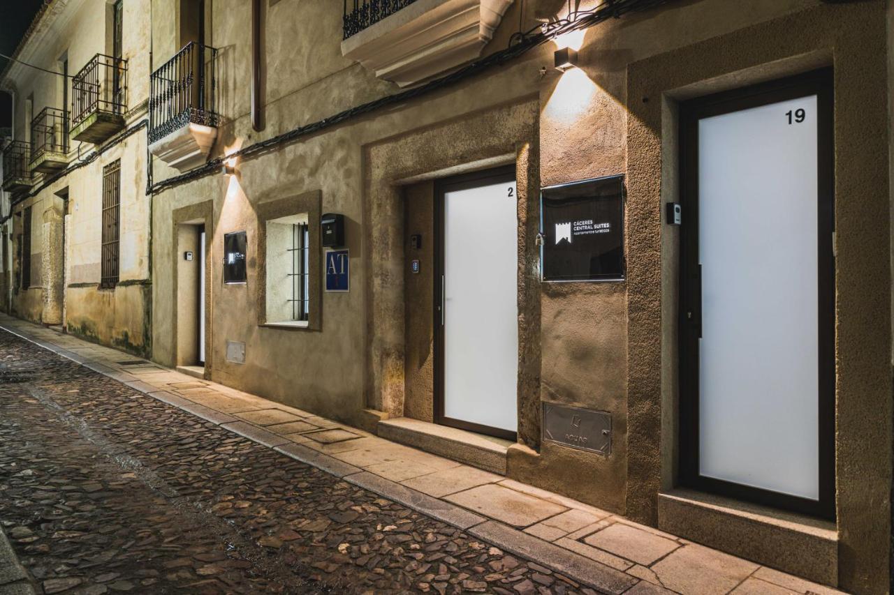 Apartamentos Caceres Central Suites Luaran gambar